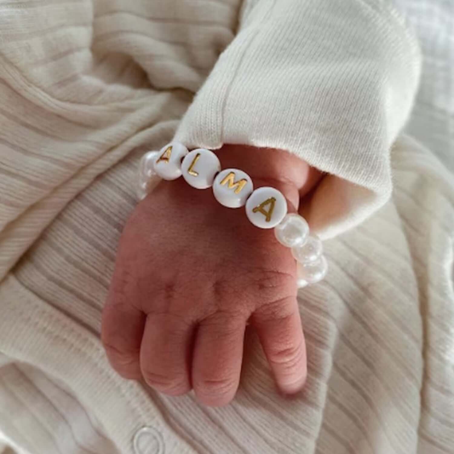 Personalized Pearl Name Bracelet for Baby and Girl - Image 2