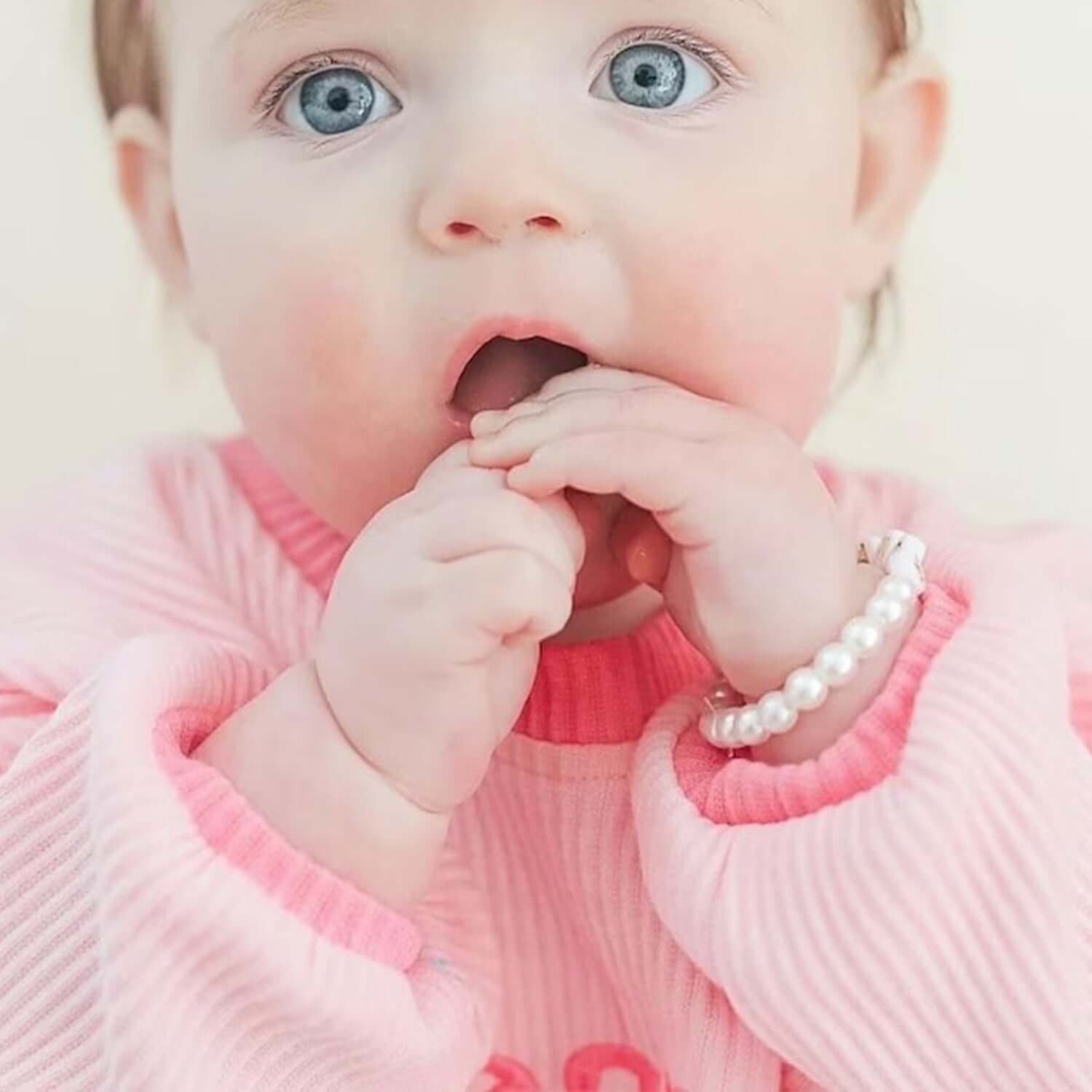 Personalized Pearl Name Bracelet for Baby and Girl - Image 3